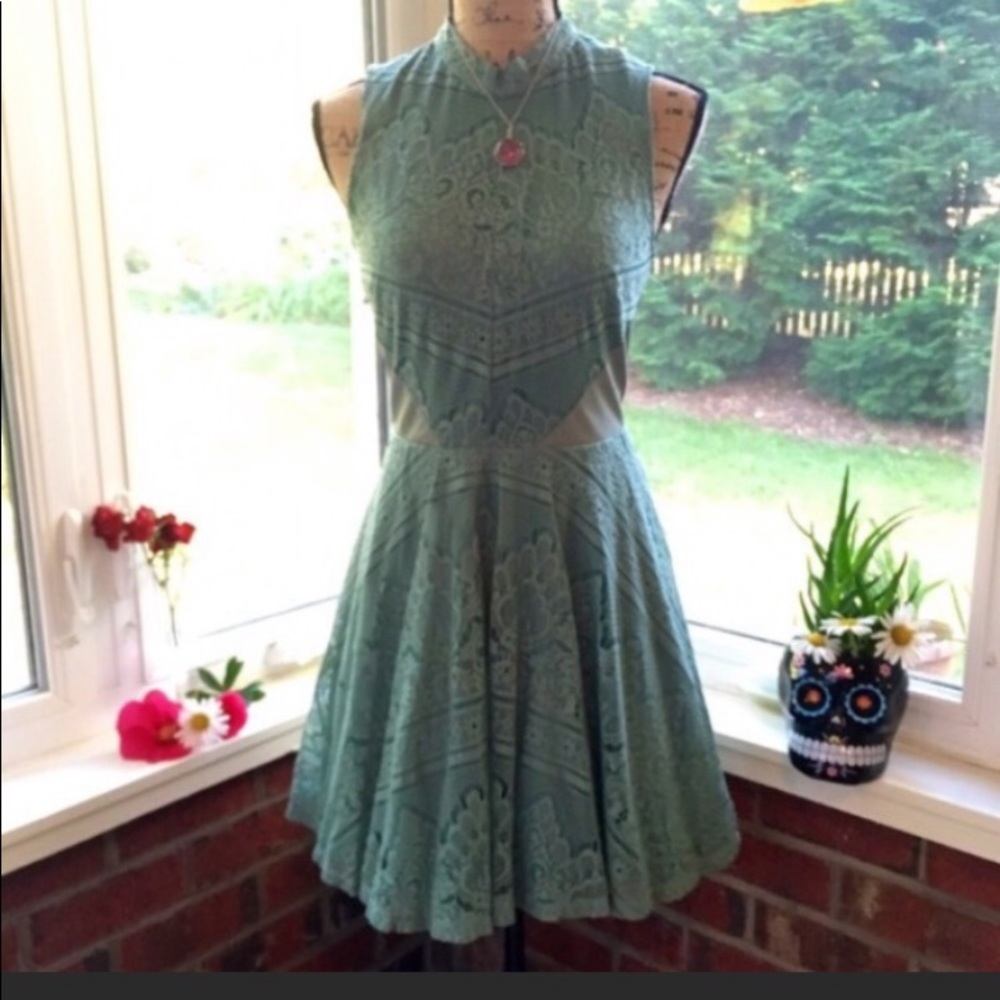 HOST PICK NWT Francesca lace green dress 💃🏻🎊
